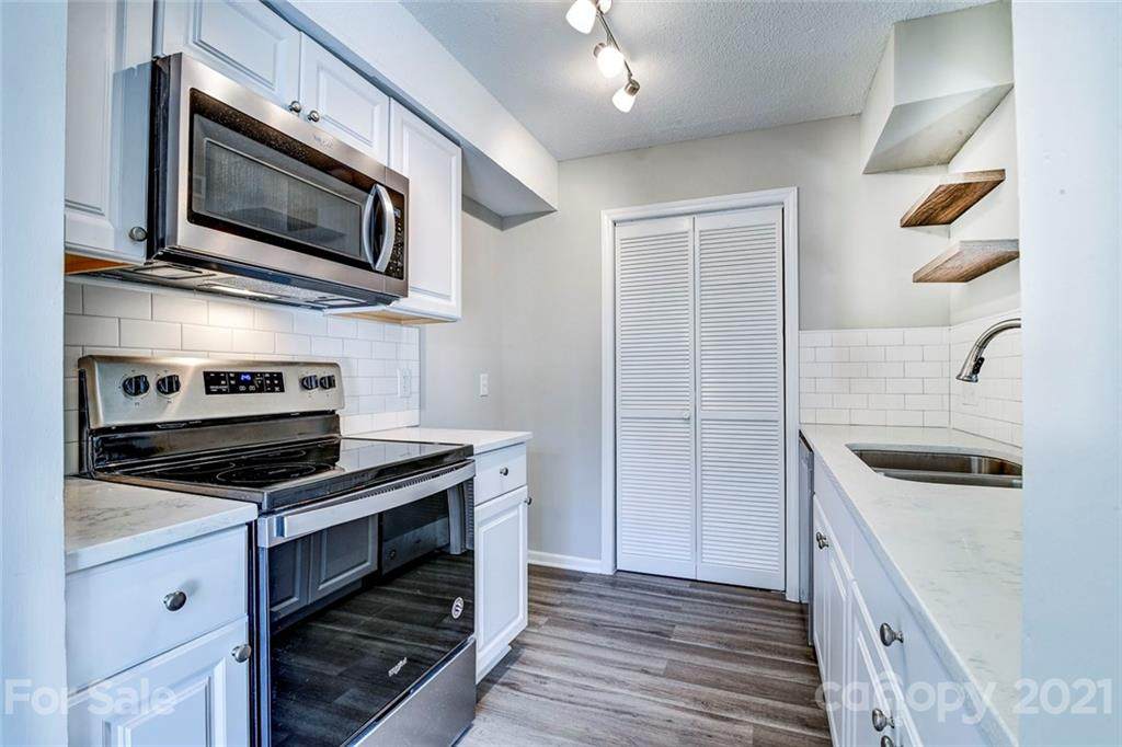 10935 Harrowfield Road - Photo 1