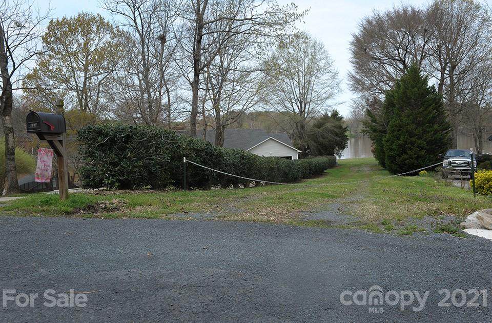 870 Deer Lake Run - Photo 1