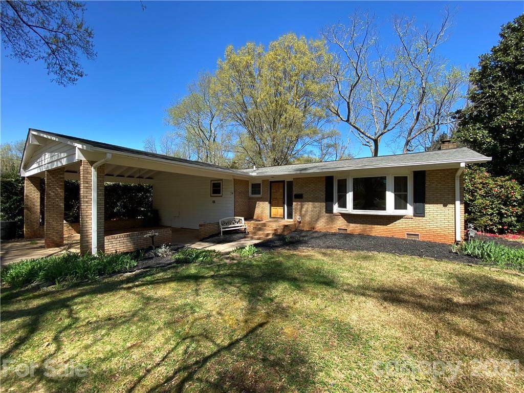 7511 Rolling Hill Road - Photo 1