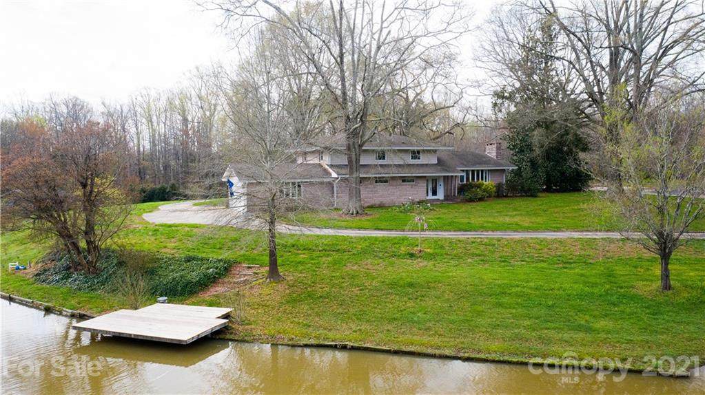 185 Rainey Road - Photo 1