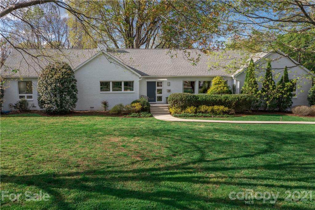 819 Linda Lane - Photo 1