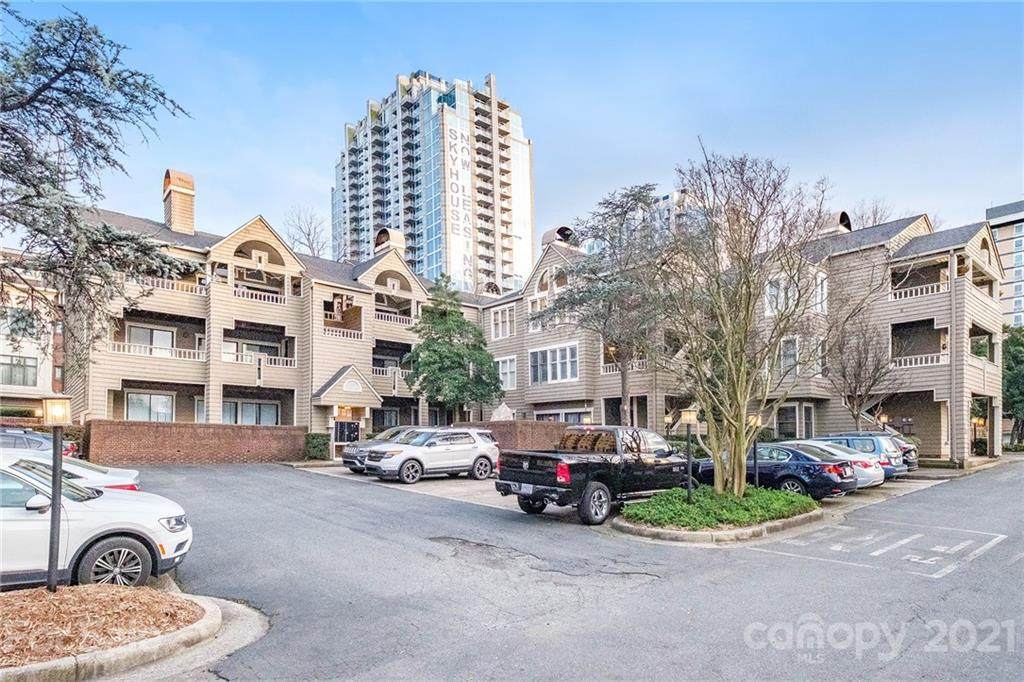 212 10th Street - Photo 1