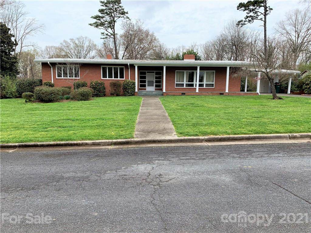 1646 Maple Avenue - Photo 1