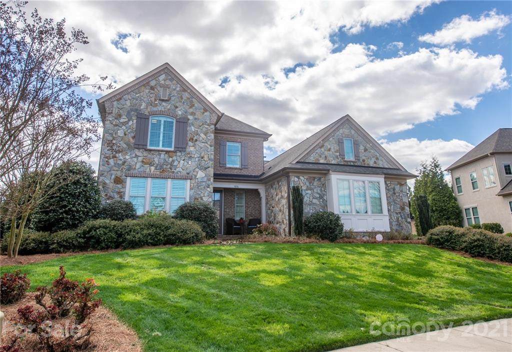 9896 Manor View Drive - Photo 1