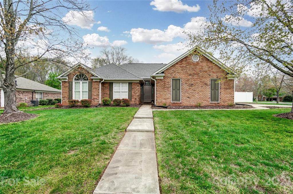 3900 Brittany Court - Photo 1