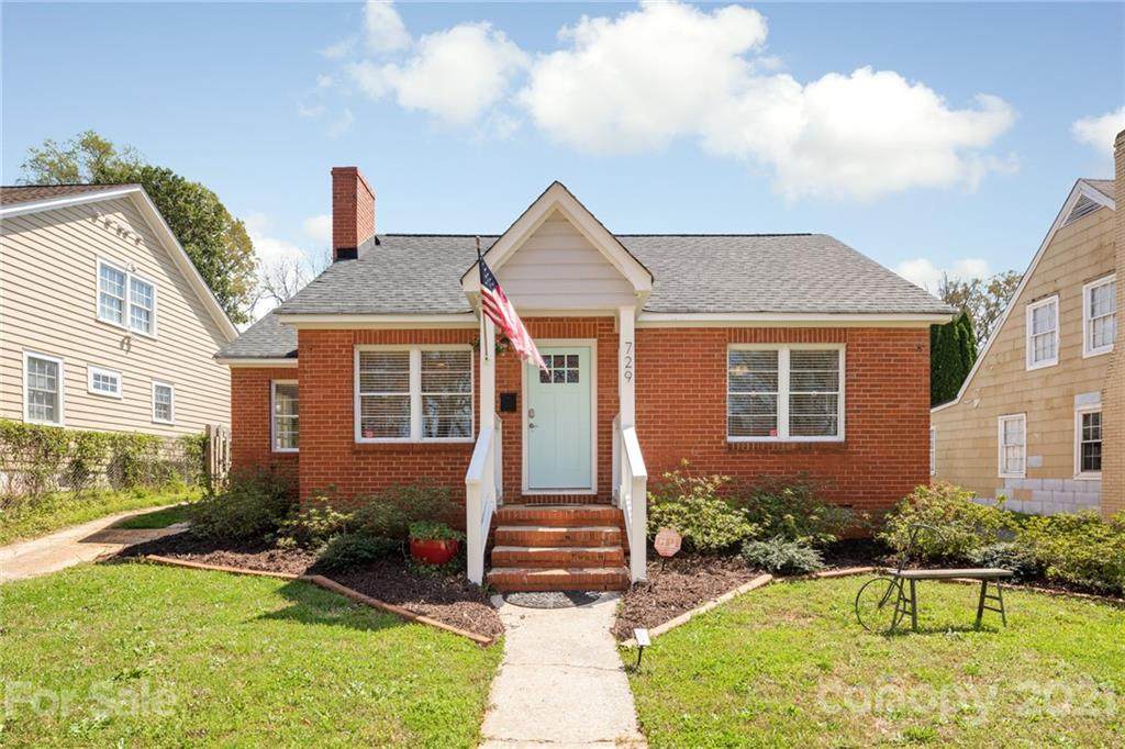729 Woodruff Place - Photo 1