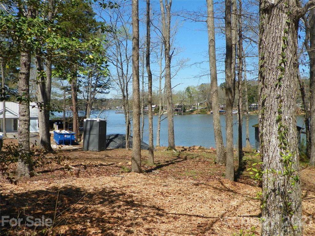 212 Strand Road - Photo 1