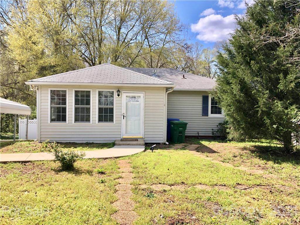 903 11th Street - Photo 1