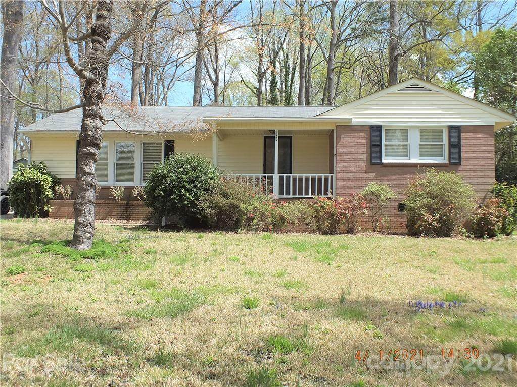 804 Lakeside Circle - Photo 1