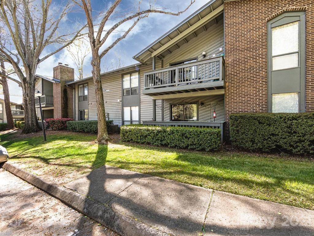 5008 Sardis Road - Photo 1