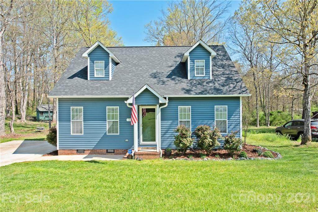 311 Woodhaven Drive - Photo 1