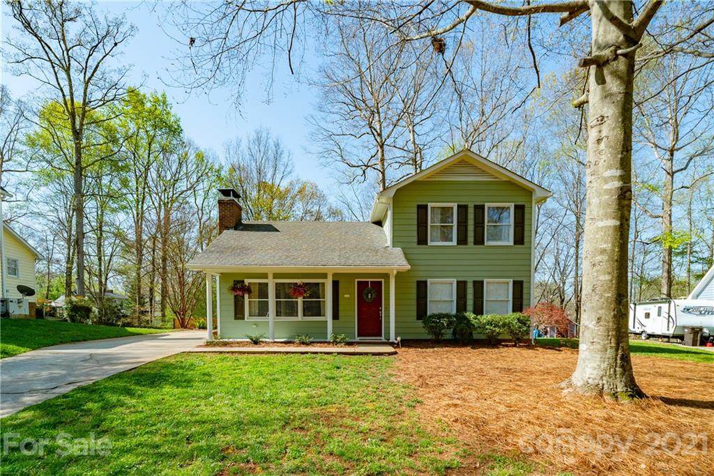309 Treeline Drive - Photo 1