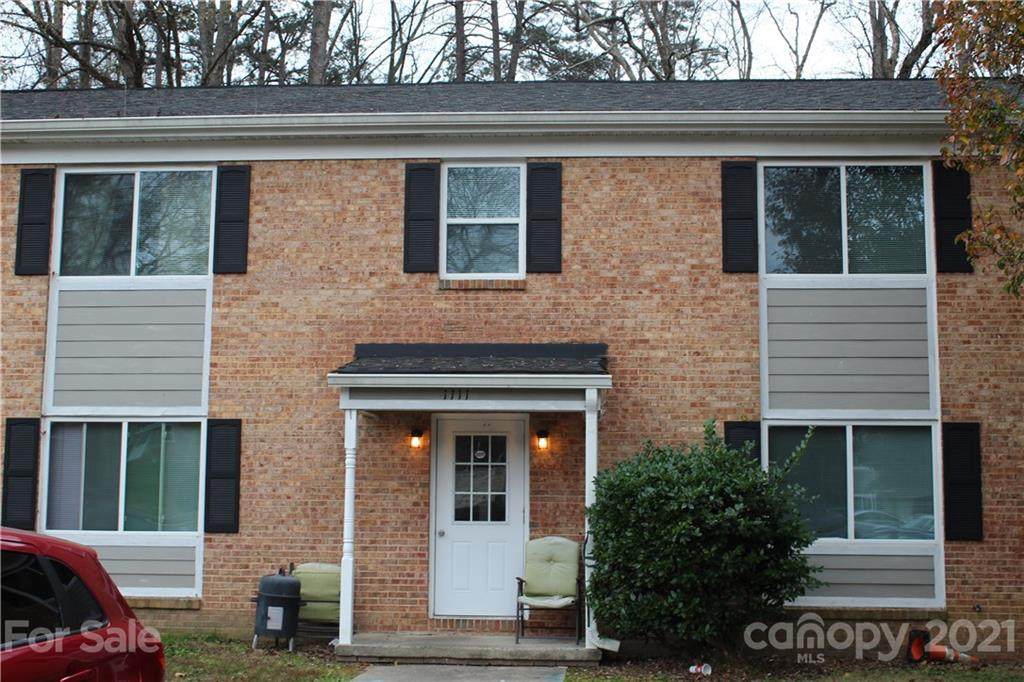 1111 Sims Circle - Photo 1