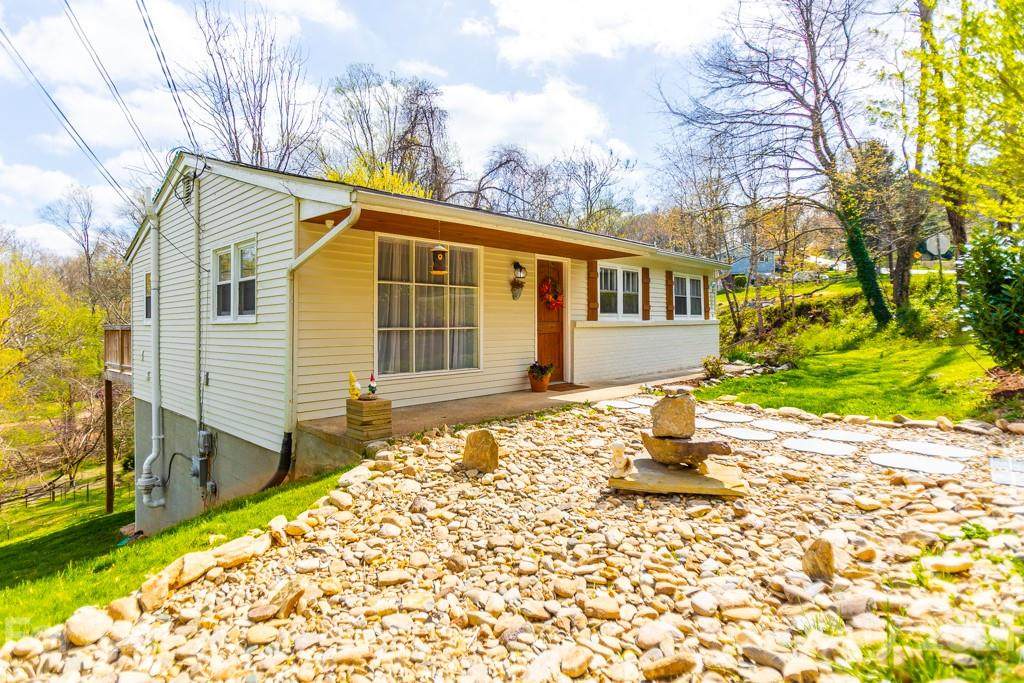 212 Cedar Hill Road - Photo 1