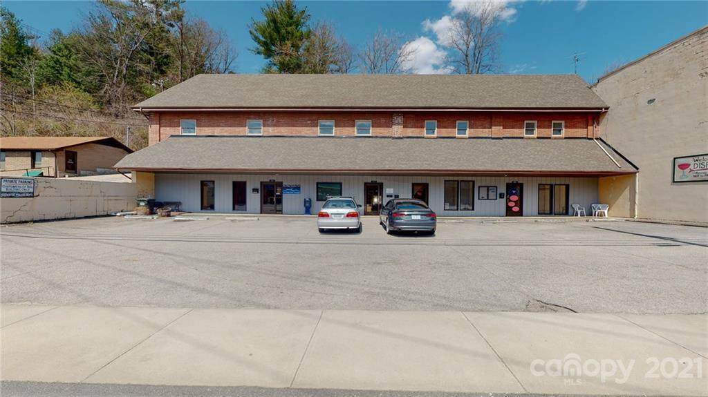 261 Oak Avenue - Photo 1