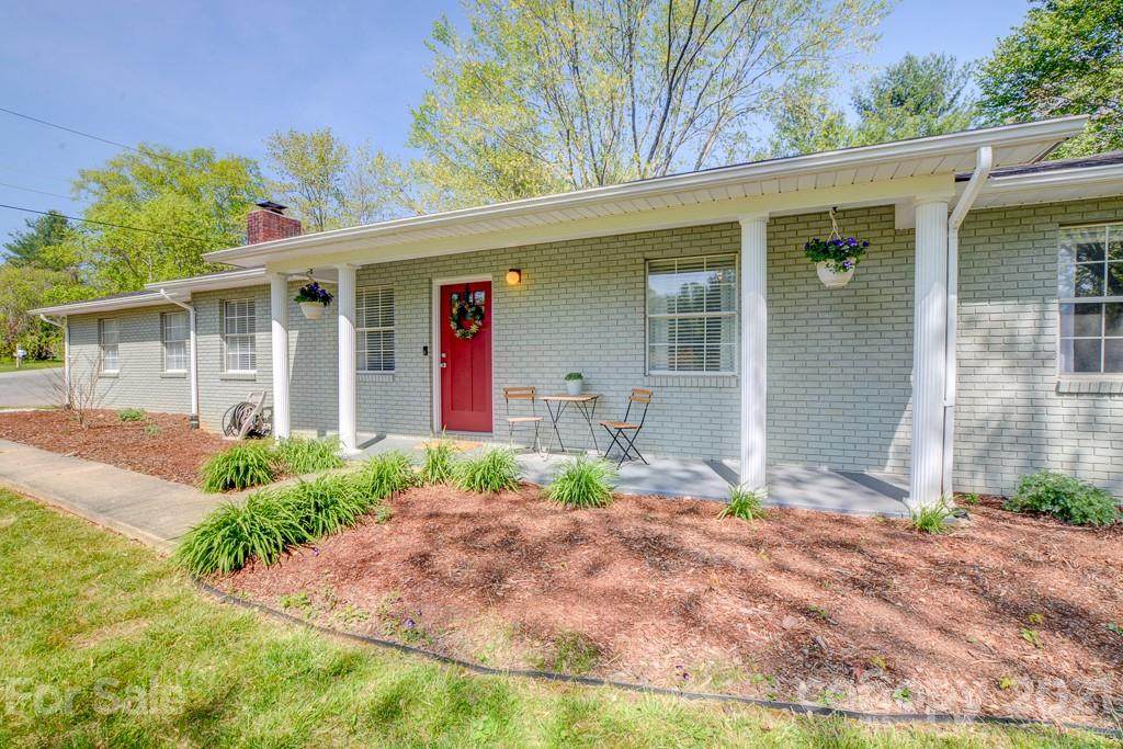 40 Acorn Drive - Photo 1
