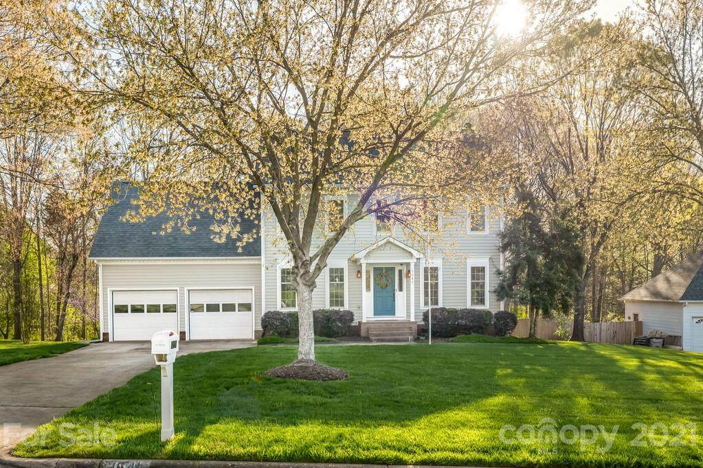 1641 Stallion Way - Photo 1