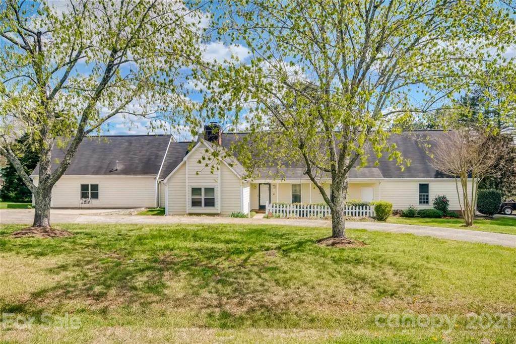 8202 Tenille Place - Photo 1