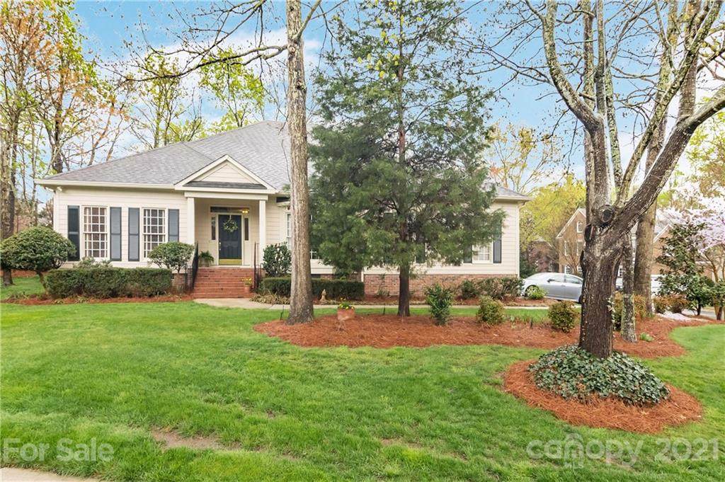 6211 Crestwick Court - Photo 1