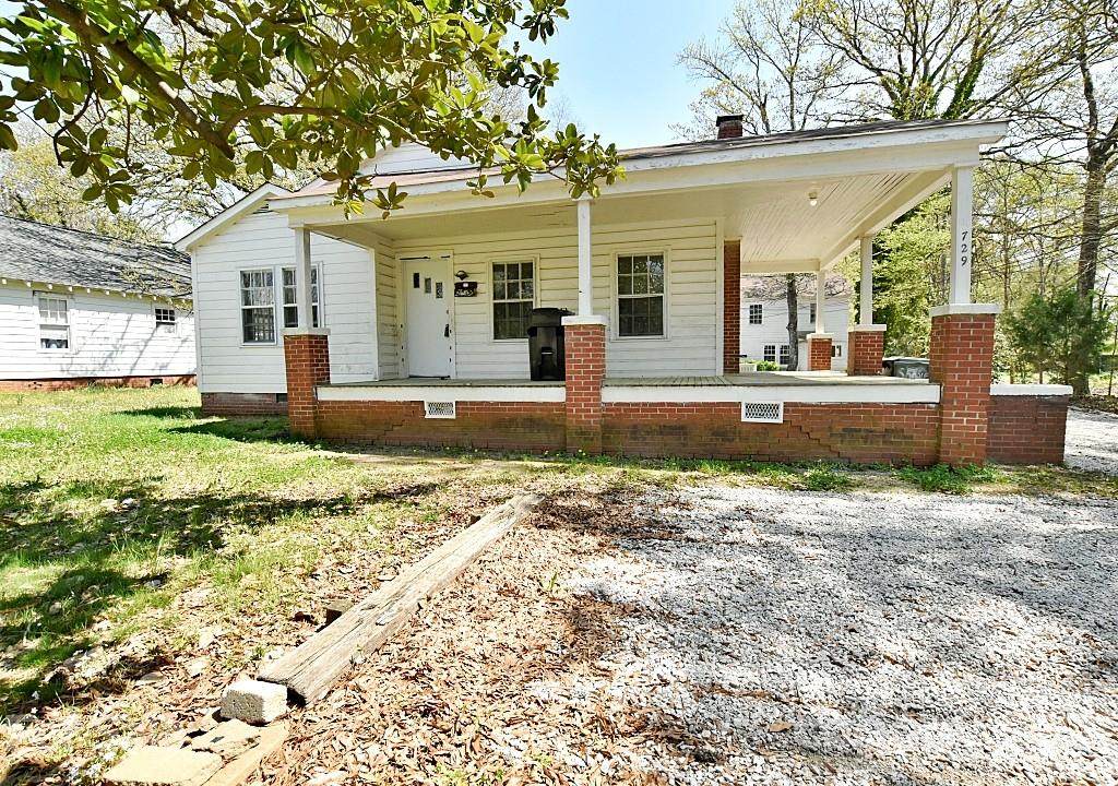 729 Confederate Avenue - Photo 1