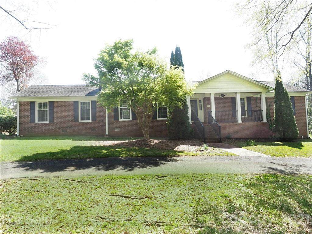706 Hillside Drive - Photo 1