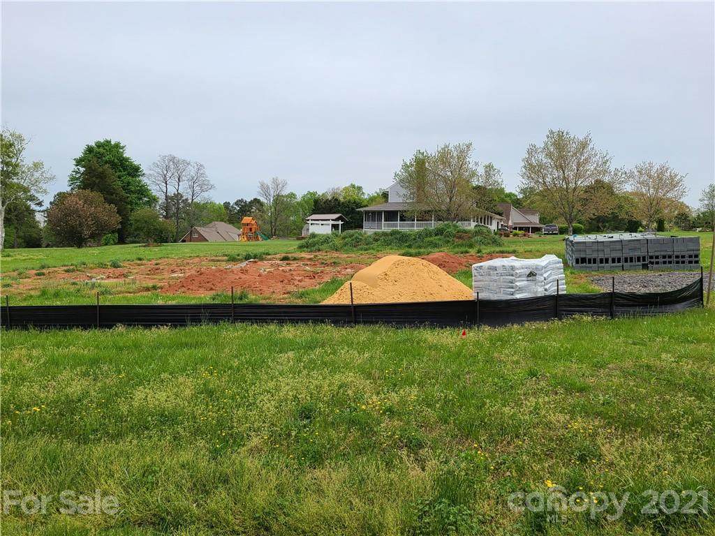 132 Meadowlark Lane - Photo 1