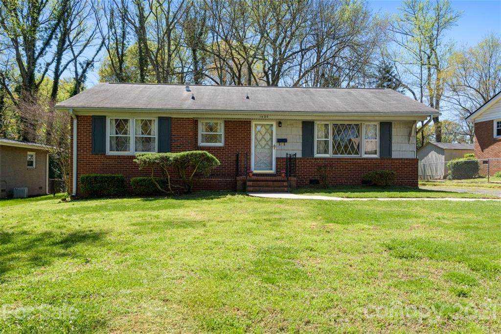 1420 Edgewater Drive - Photo 1