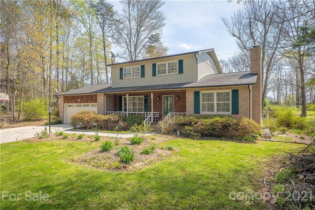 2975 Woodstream Drive - Photo 1