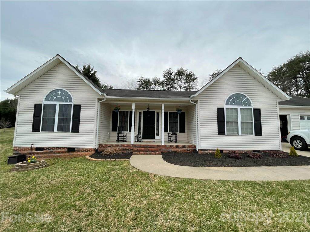102 Freshfield Drive - Photo 1
