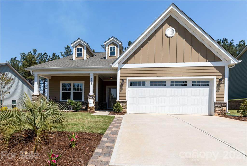 5252 Admirals Landing - Photo 1