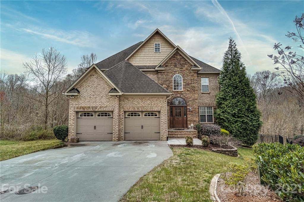 1007 Pinehurst Court - Photo 1