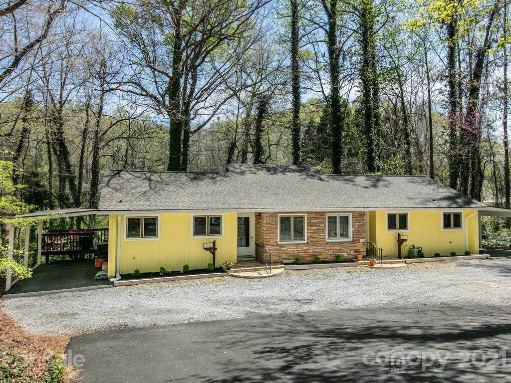 121 Carolina Drive - Photo 1
