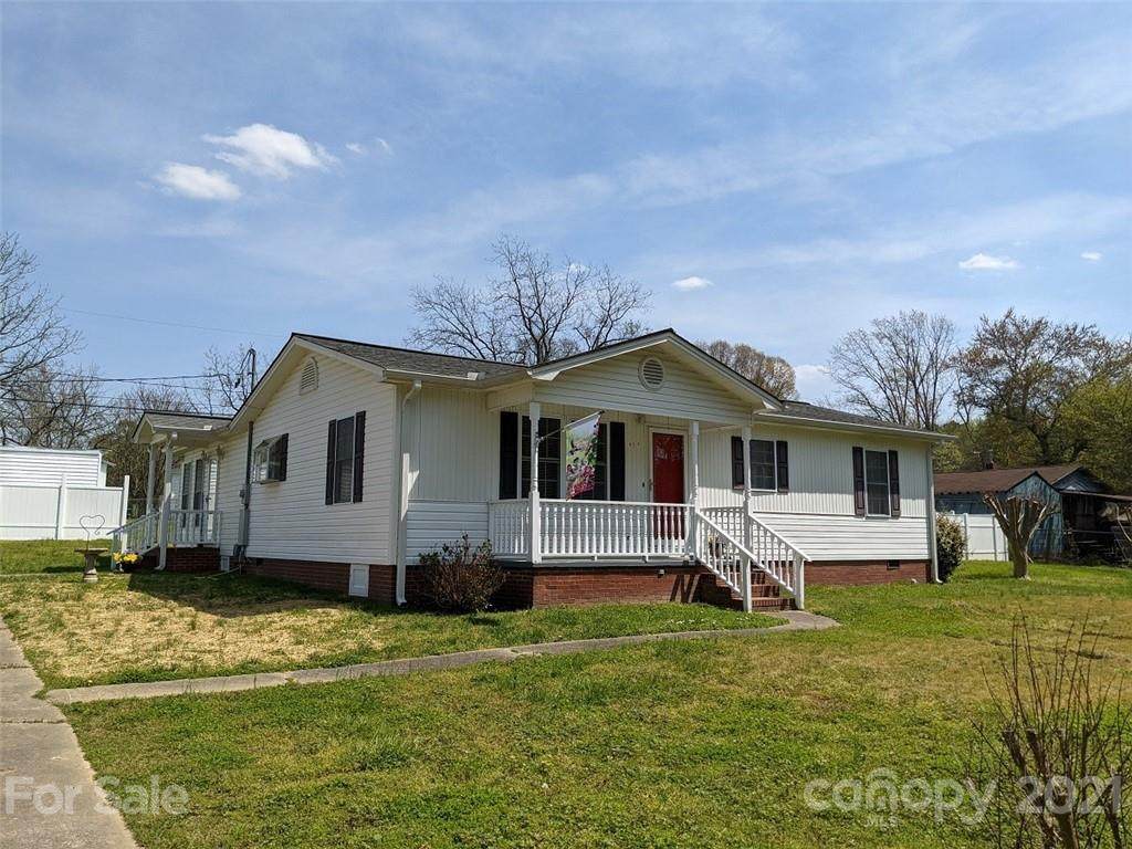 920 Marve Street - Photo 1
