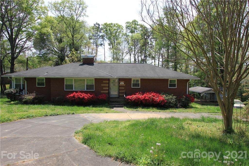 6221 Woodland Circle - Photo 1