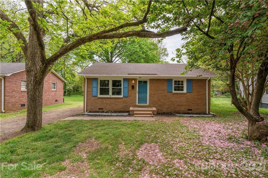 218 Cloudman Street - Photo 1