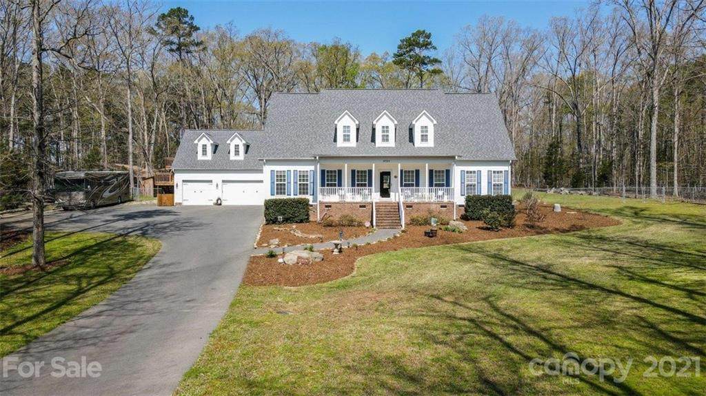 3701 Spring Drive - Photo 1