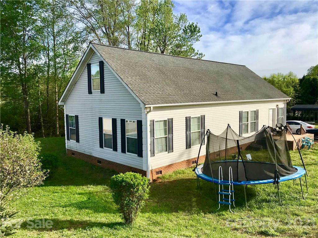 513 Hopewell Road - Photo 1