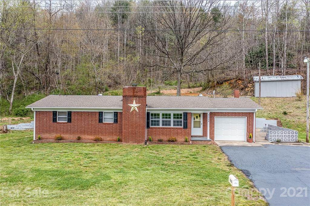 3323 Blowing Rock Boulevard - Photo 1