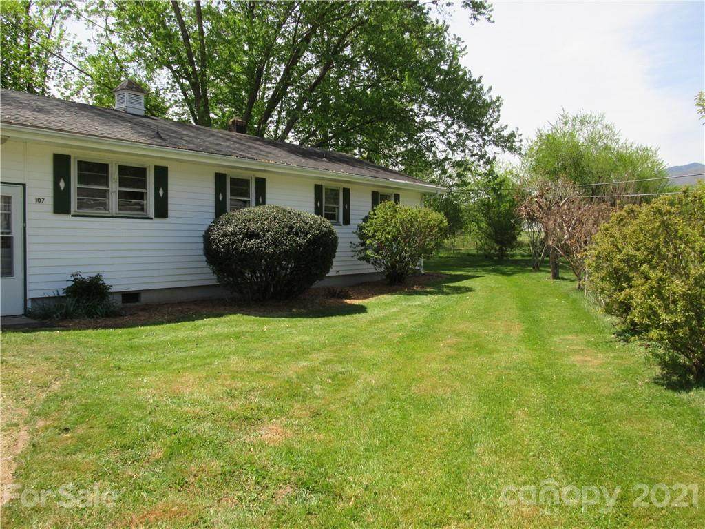 107 Brookside Court - Photo 1