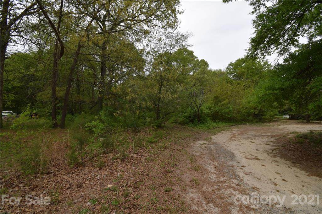 943 Laurel Lane - Photo 1