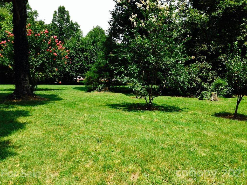 000 Midwood Drive - Photo 1