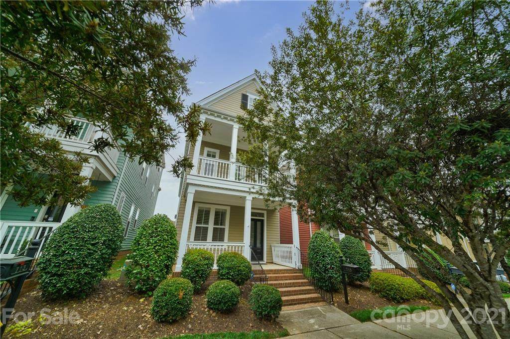 715 8th Street - Photo 1