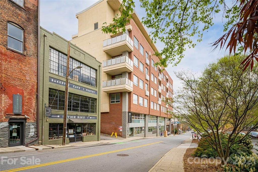 12 Lexington Avenue - Photo 1