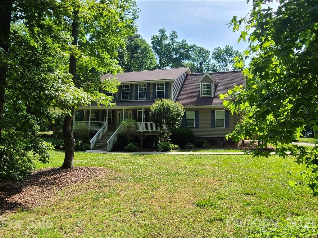 160 Elizabeth Drive - Photo 1