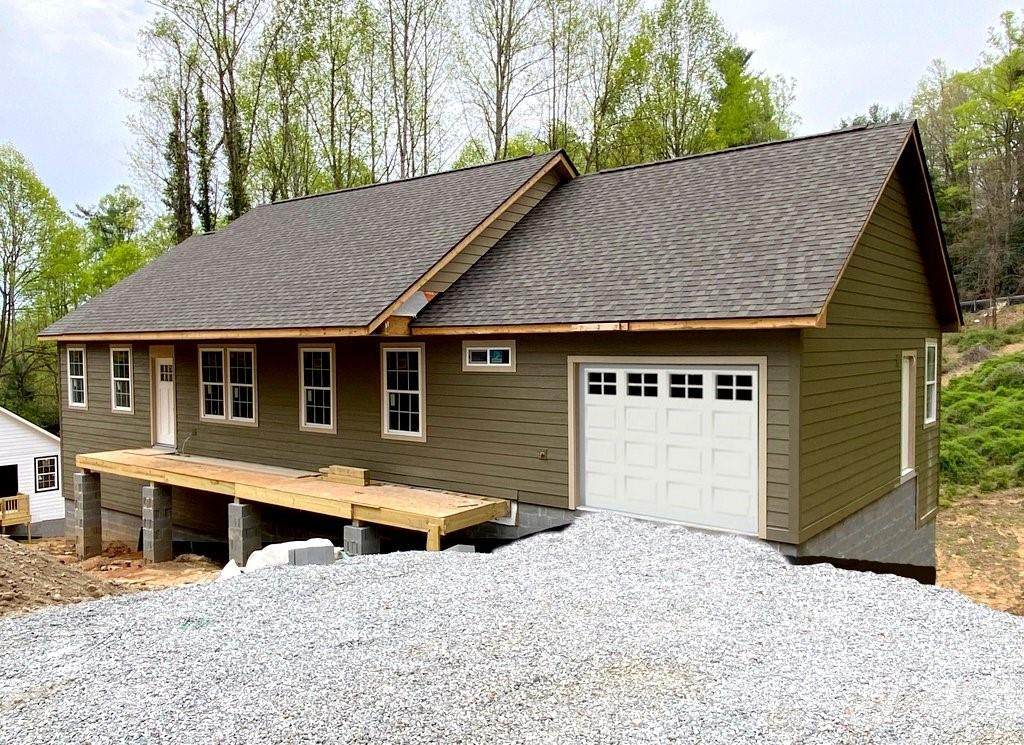 384 Daniel Drive - Photo 1