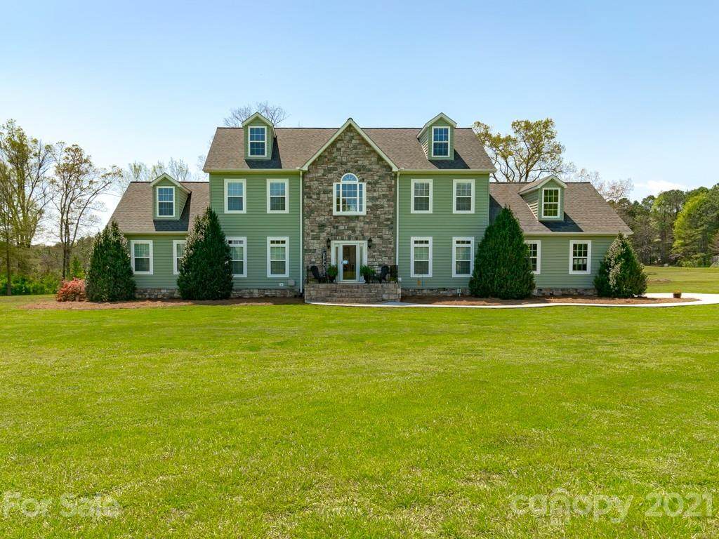 204 Moore Drive - Photo 1