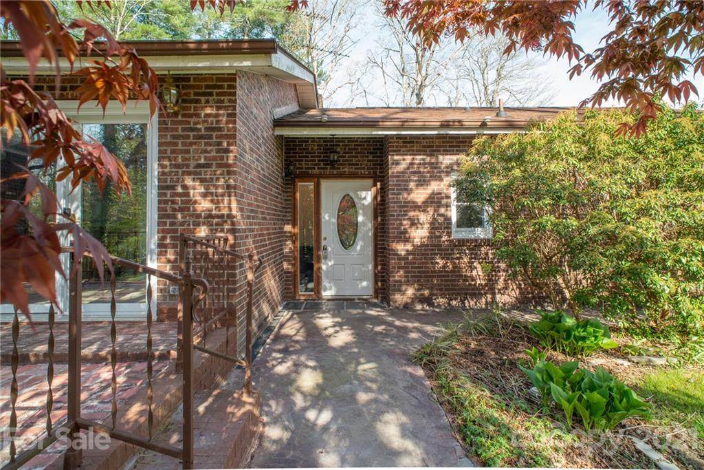 20 Greenwood Forest Drive - Photo 1