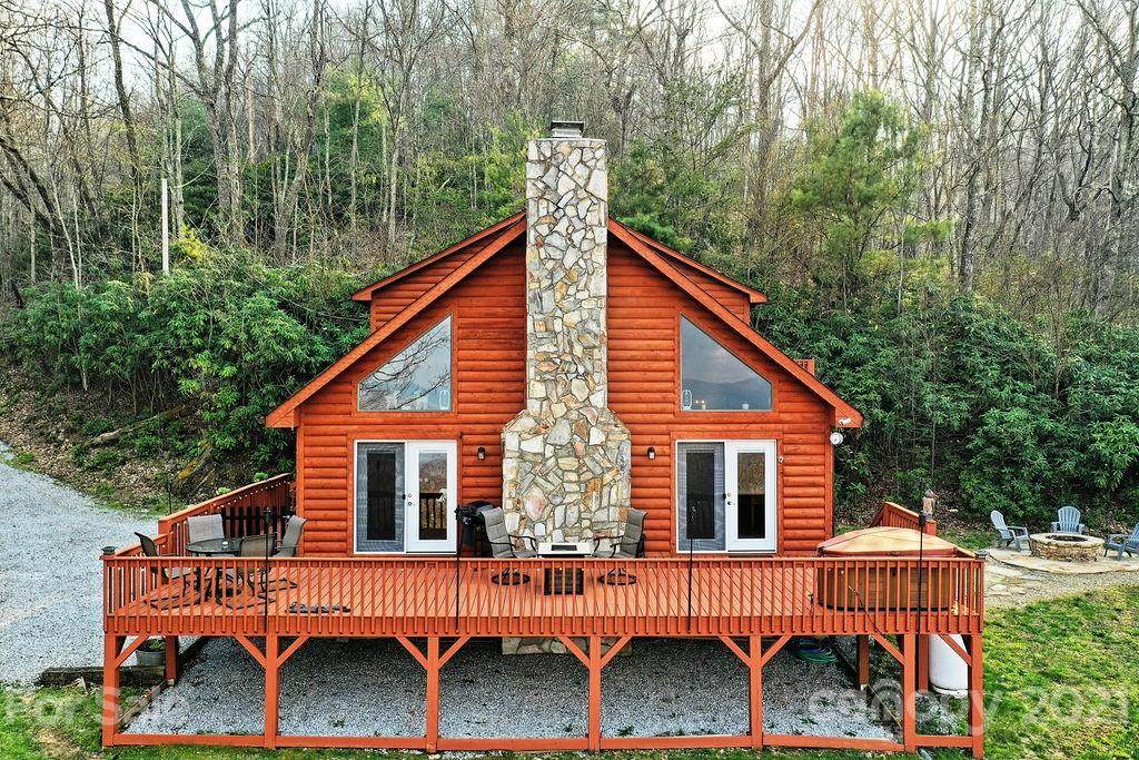 557 Connies Cove - Photo 1