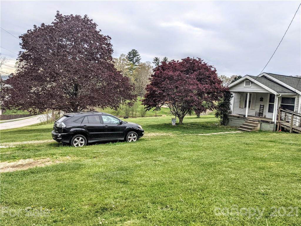 323 Jones Road - Photo 1