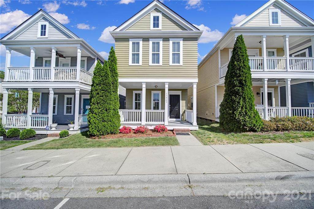 13909 Helen Benson Boulevard - Photo 1